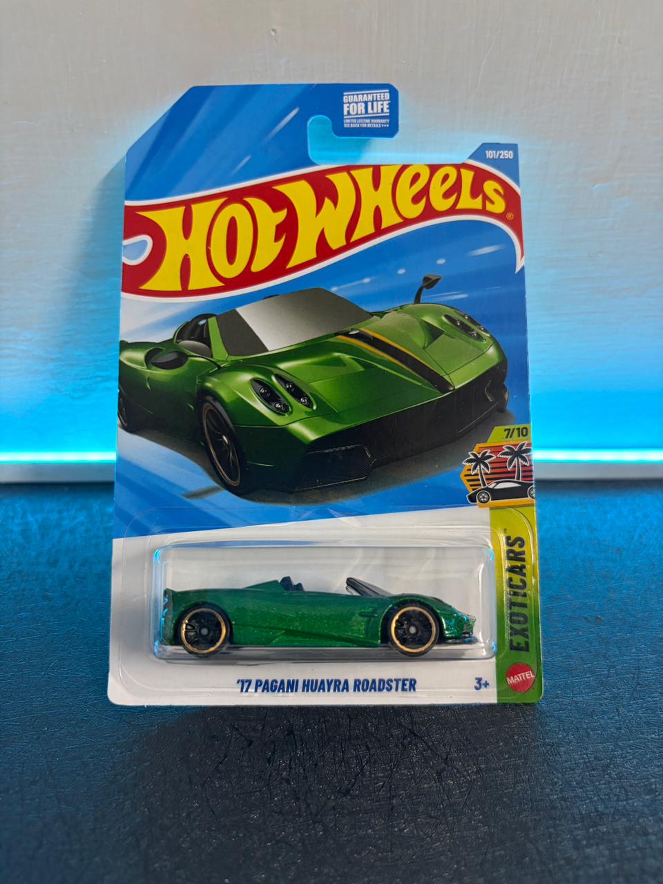'17 Pagani Huayra Roadster-US Imported Card